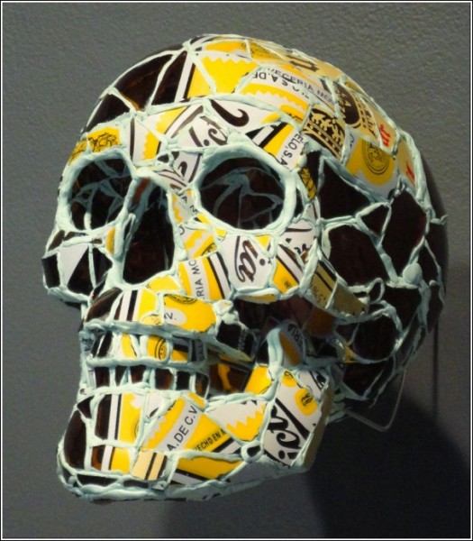 стеклянный череп